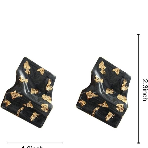 Retro Earrings - Picture 5 of 5